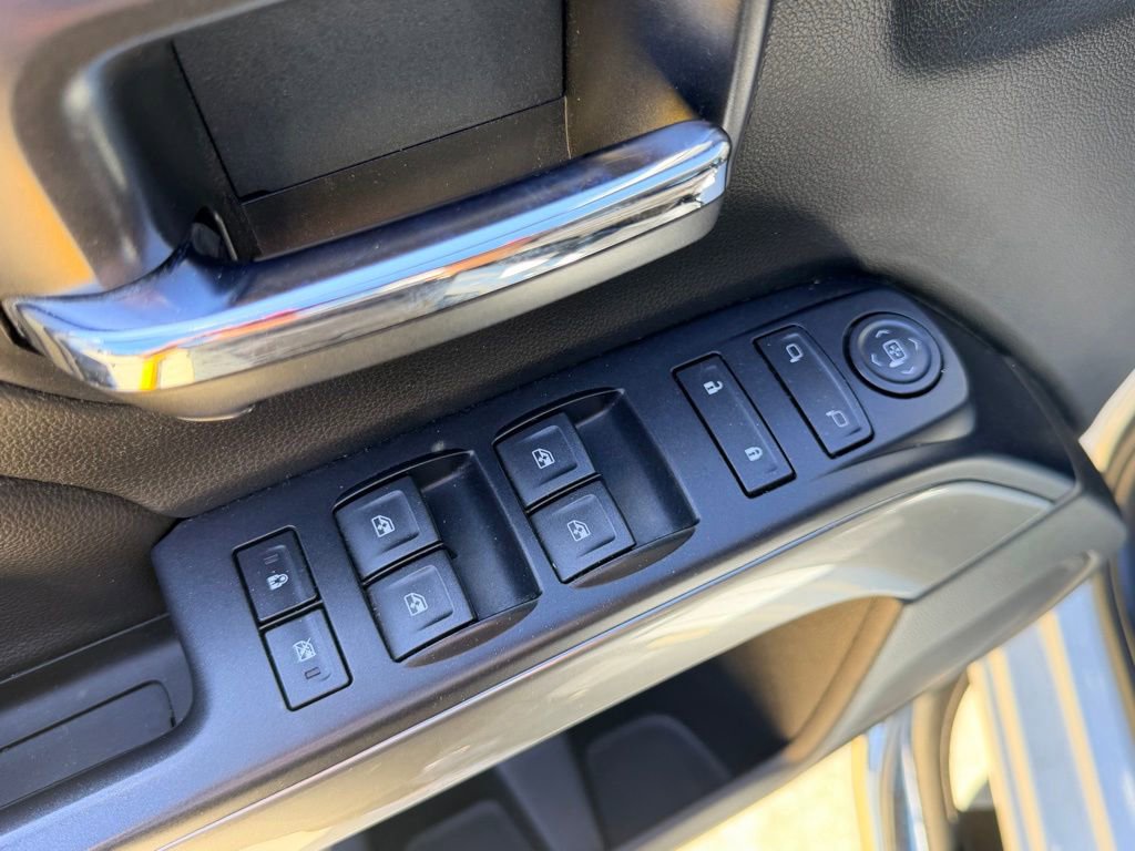 Used 2018 Chevrolet Silverado 1500 LT w/ All Star Edition AWD/4WD image 12