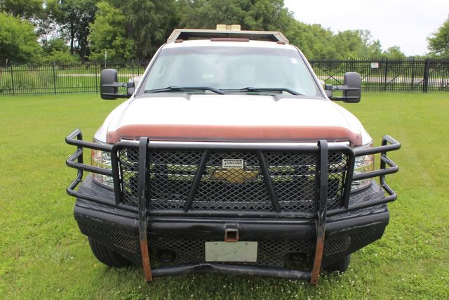 Used 2011 Chevrolet Silverado 3500 W/T AWD/4WD image 3