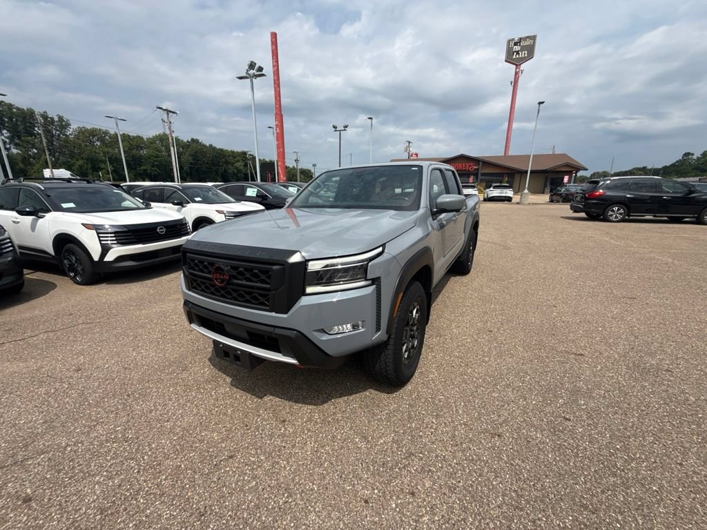 Used 2023 Nissan Frontier PRO-4X w/ Pro-4X Premium Package AWD/4WD image 4