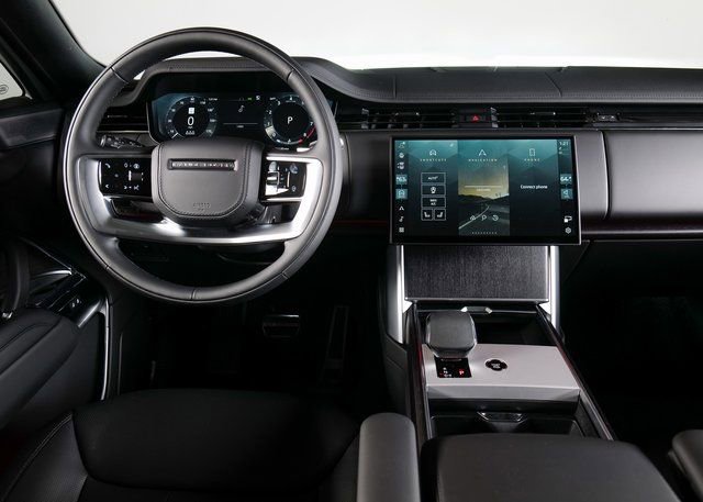 New 2025 Land Rover Range Rover SE image 13