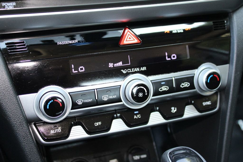 Used 2020 Hyundai Elantra SEL w/ Cargo Package (C1) image 12