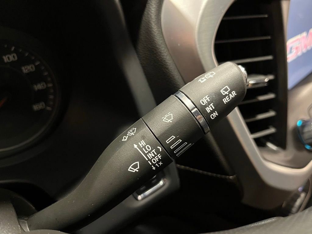 Certified 2023 GMC Acadia SLE w/ Driver Convenience Package image 32