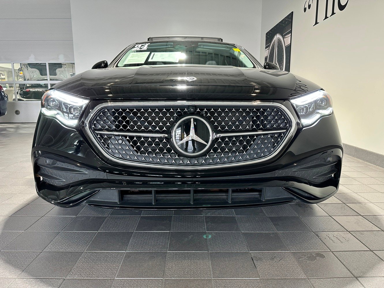 Used 2024 Mercedes-Benz E 350 4MATIC Sedan image 2