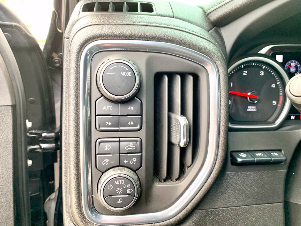 Used 2023 Chevrolet Silverado 2500 High Country w/ Technology Package AWD/4WD image 31