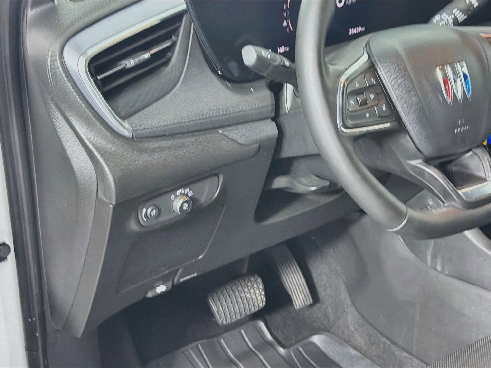 Used 2024 Buick Encore GX Sport Touring w/ Comfort Package FWD image 17