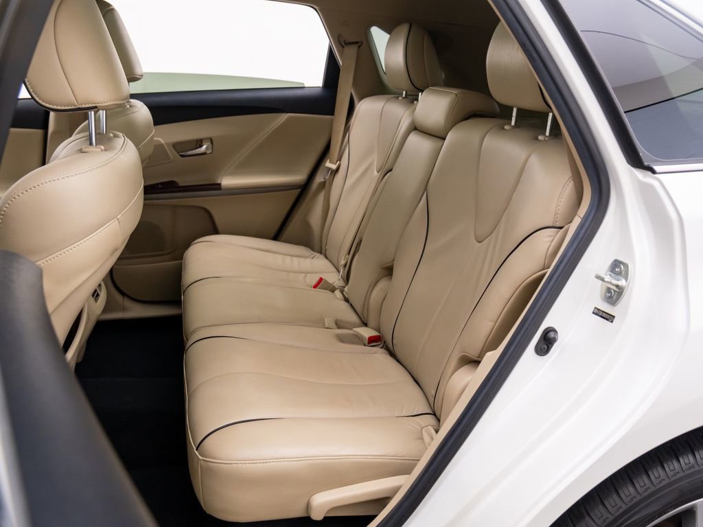 Used 2013 Toyota Venza XLE image 16