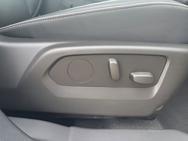 Used 2023 Buick Envision Essence AWD/4WD image 15