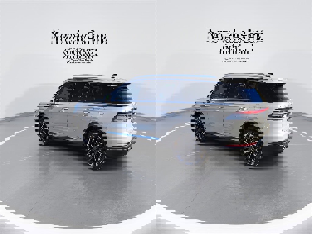 Used 2025 Lincoln Aviator Reserve w/ Equipment Group 201A image 6