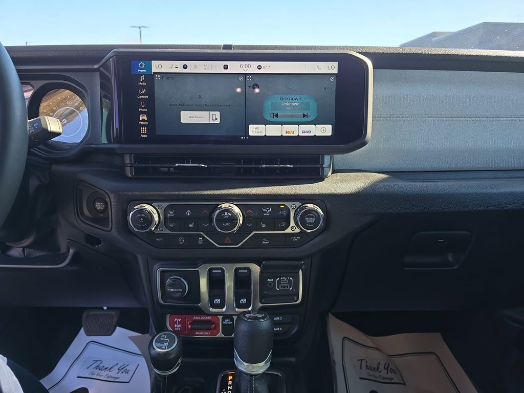 Used 2025 Jeep Wrangler Willys image 24