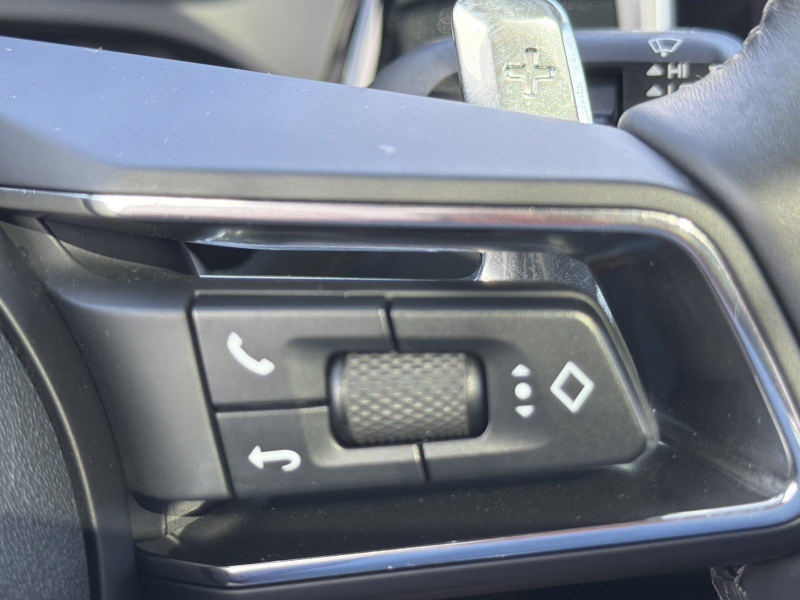 Used 2024 Porsche Macan S AWD/4WD image 32