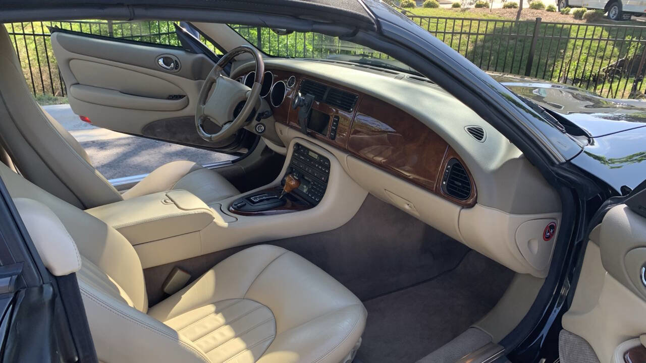 Used 2000 Jaguar XK8 Convertible RWD image 39