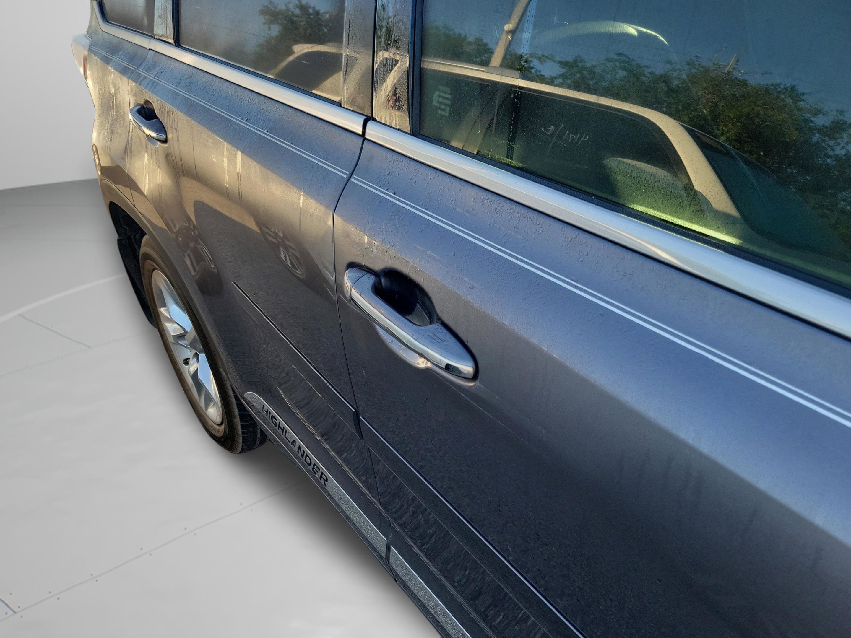 Used 2015 Toyota Highlander Limited Platinum AWD/4WD image 16