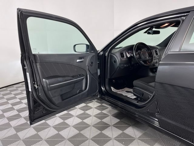 Used 2023 Dodge Charger SXT RWD image 17