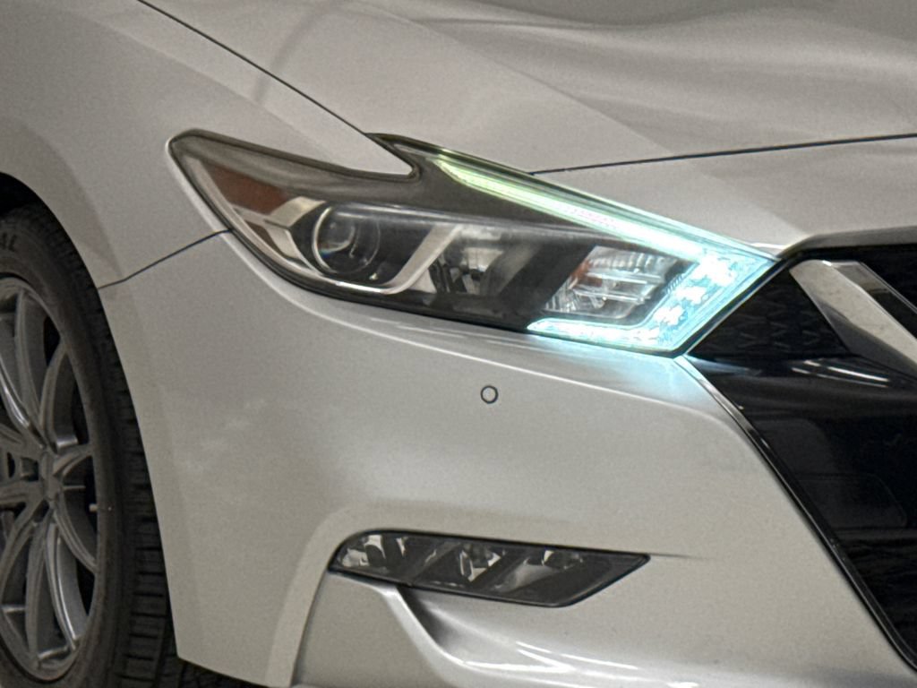 Used 2017 Nissan Maxima Platinum w/ Medallion Package FWD image 5
