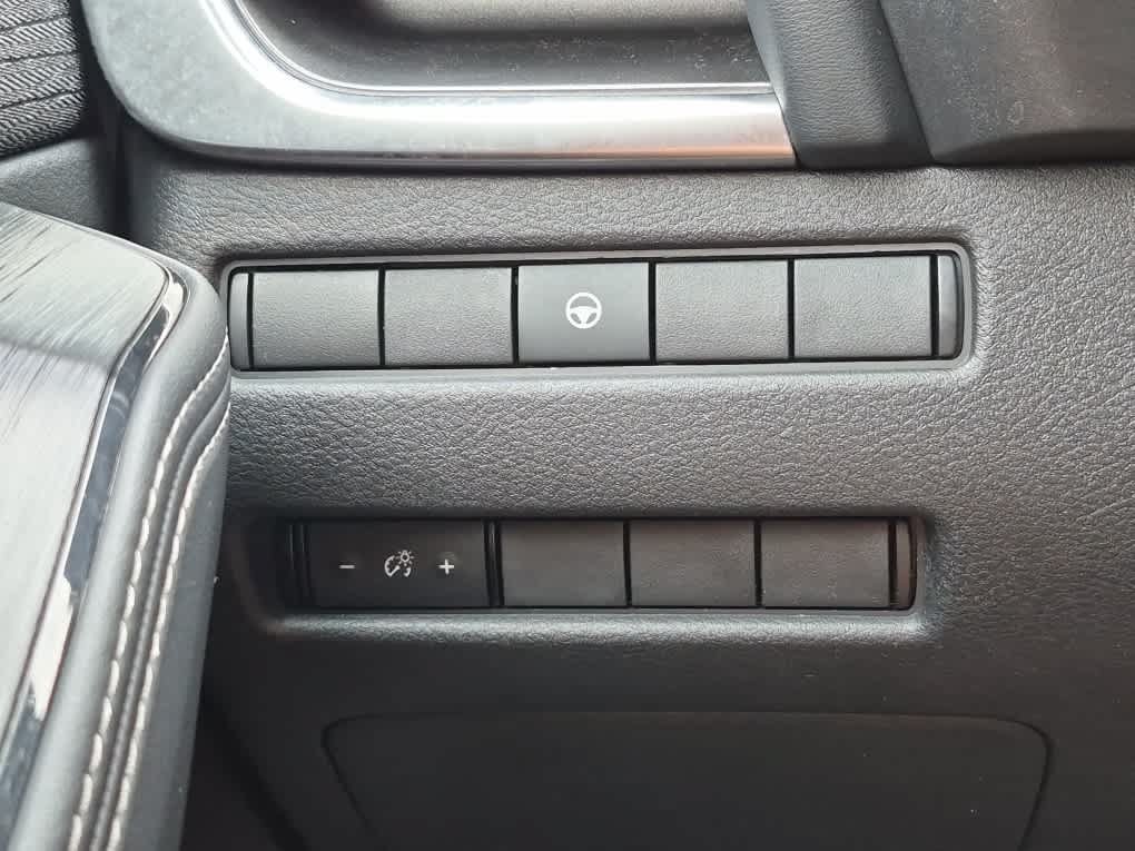Used 2021 Nissan Rogue SV AWD/4WD image 18