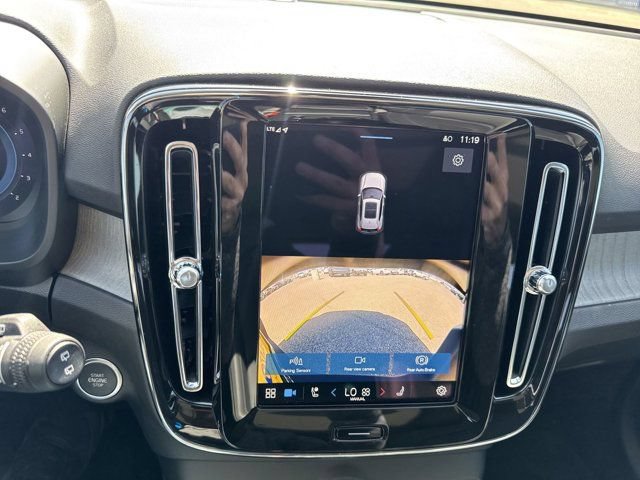 Certified 2025 Volvo XC40 B5 Core w/ Protection Package Premier AWD/4WD image 29