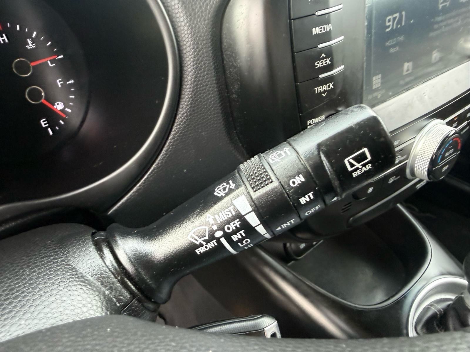 Used 2018 Kia Soul + FWD image 27