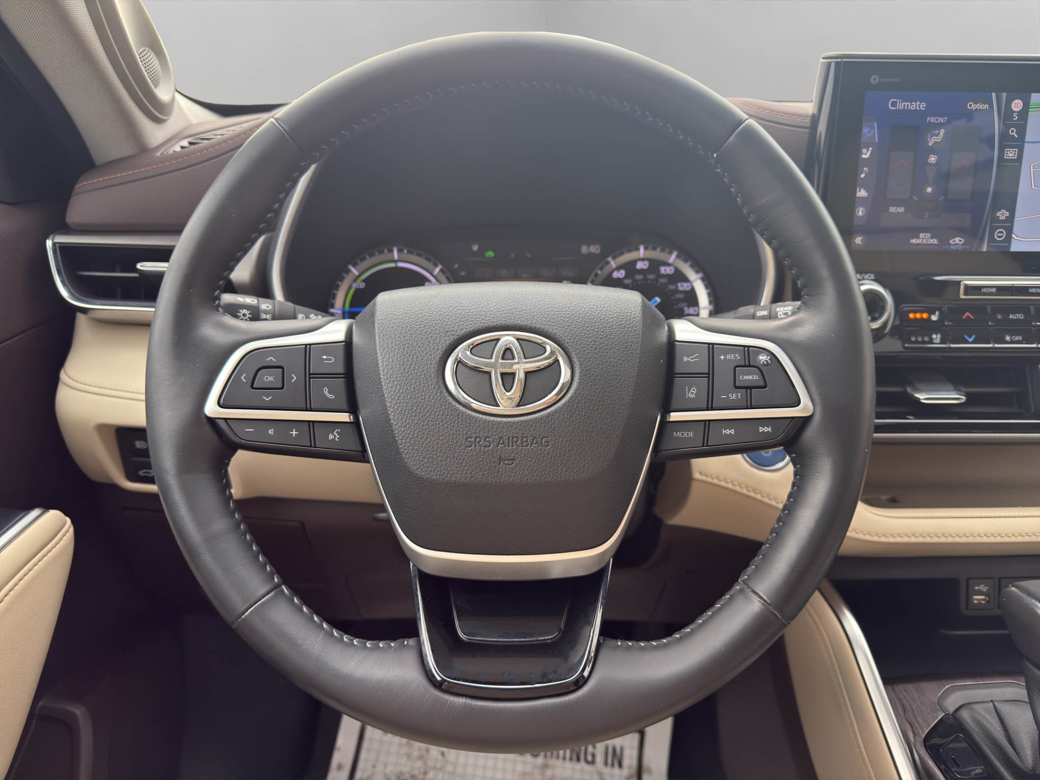 Used 2022 Toyota Highlander Limited image 10