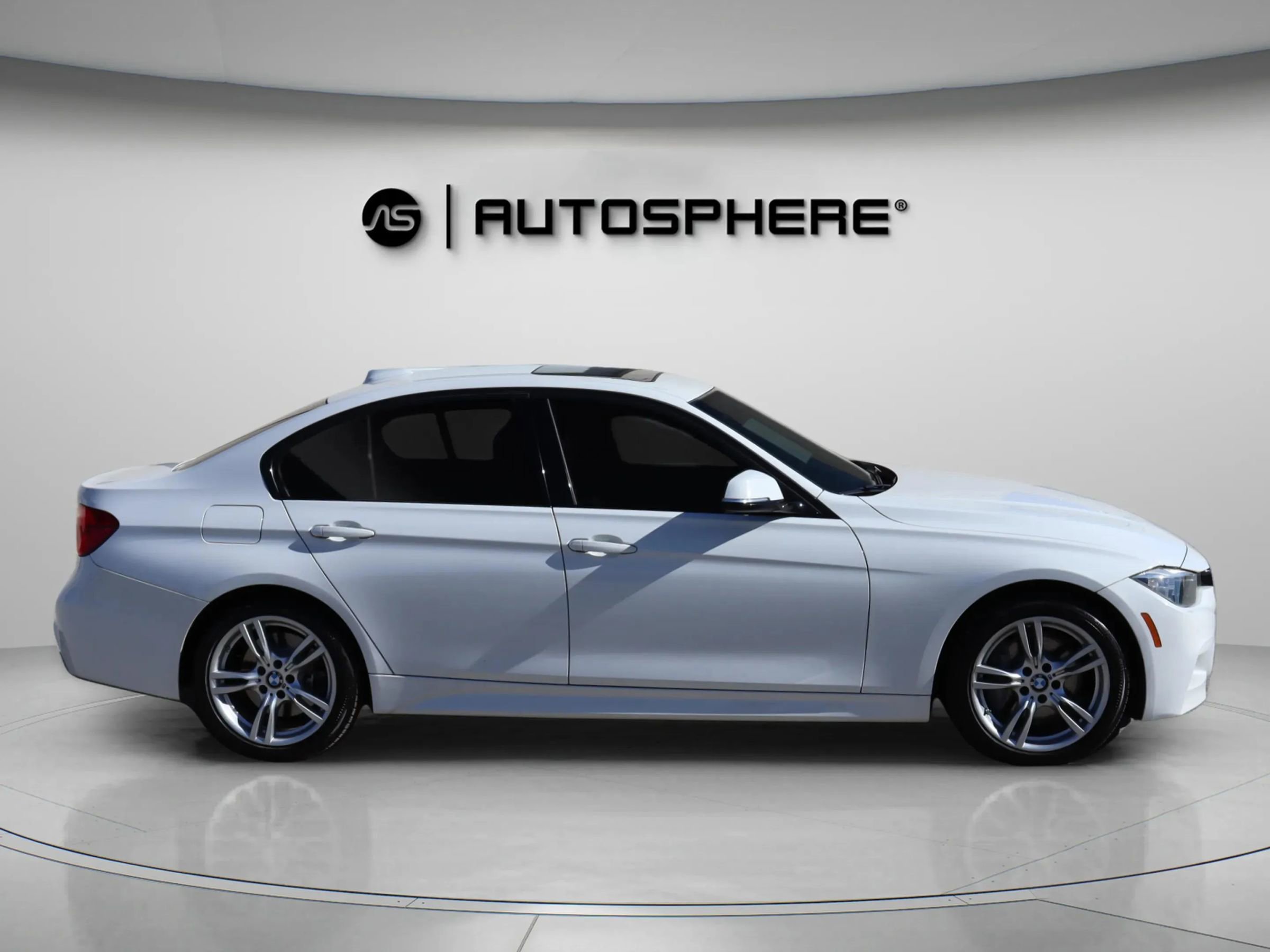 Used 2017 BMW 330i xDrive Sedan image 11