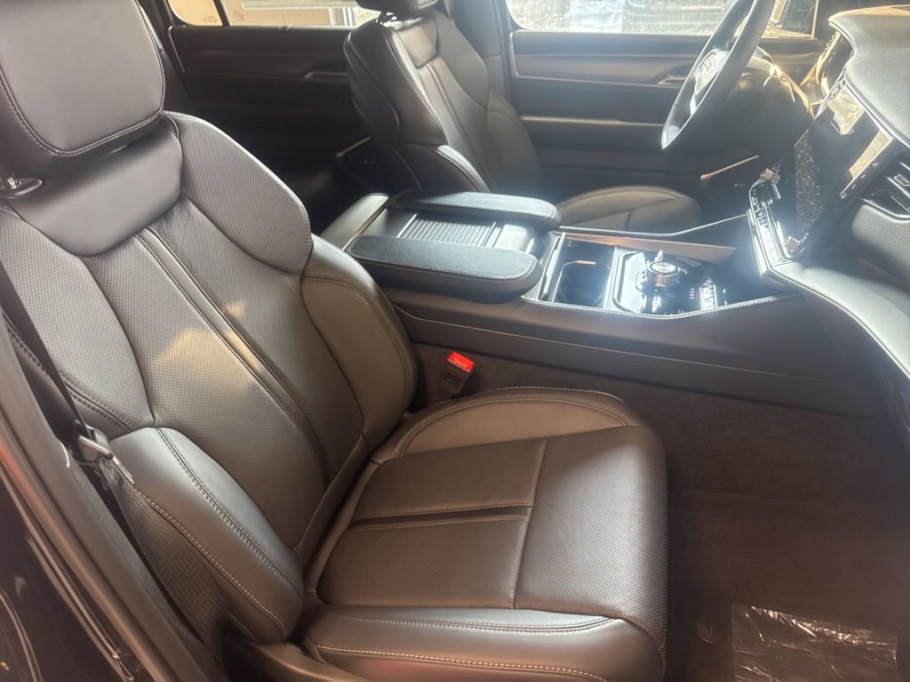 New 2025 Jeep Wagoneer Series II w/ Convenience Group I AWD/4WD image 54