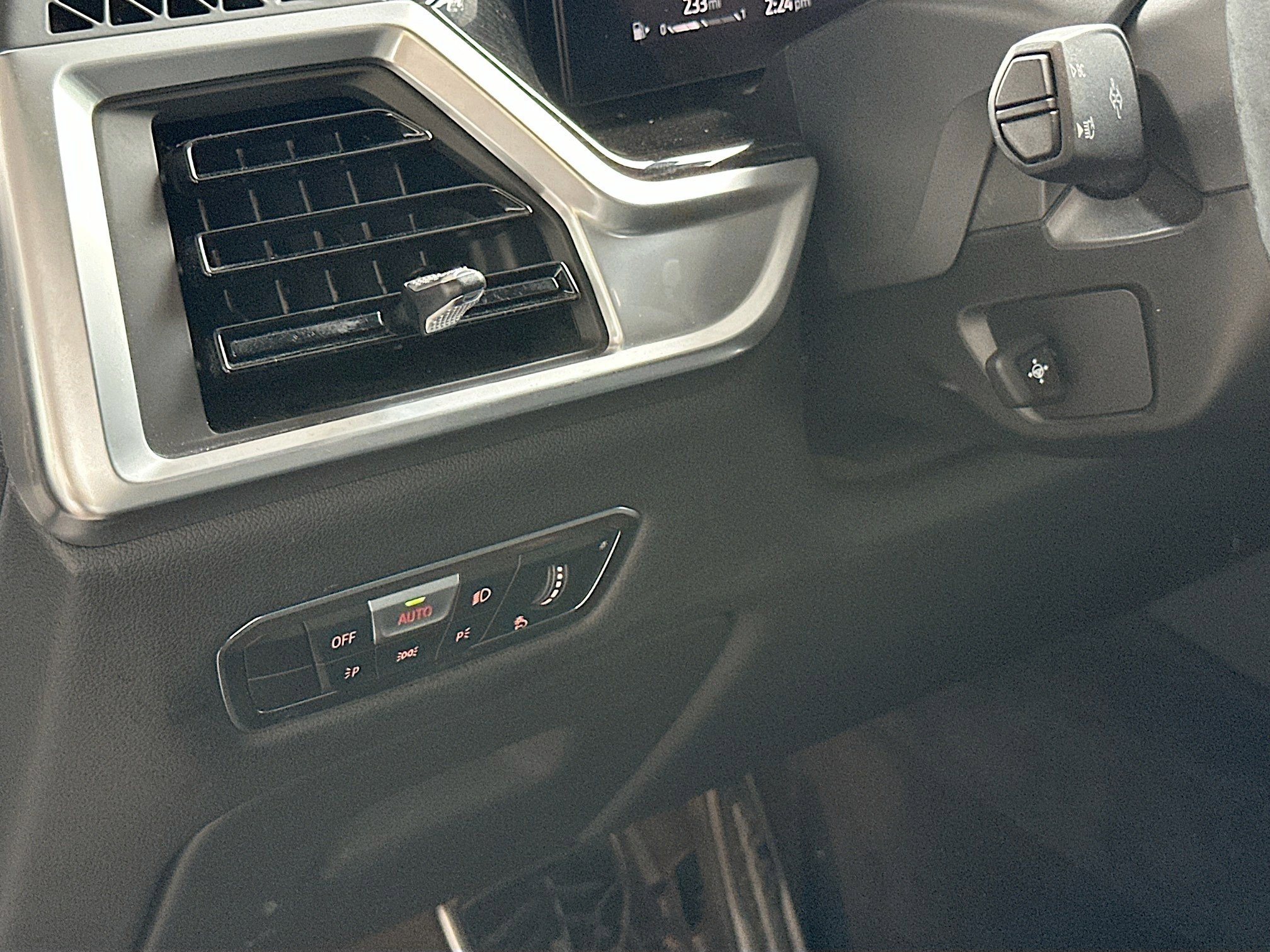 Certified 2023 BMW X7 xDrive40i w/ M Sport Package image 10