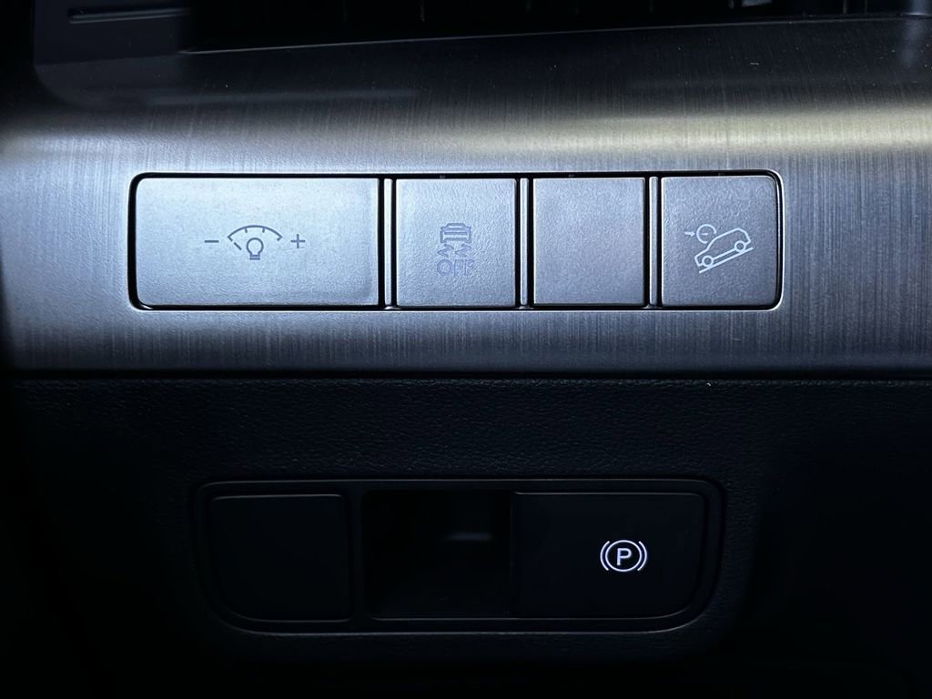 Used 2025 Hyundai Kona SEL FWD image 24