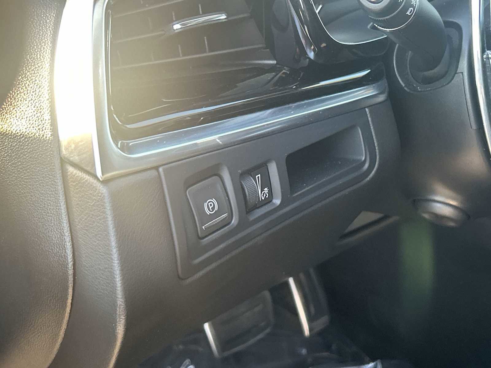 Certified 2024 Cadillac XT6 Sport w/ LPO, Floor Liner Package image 18