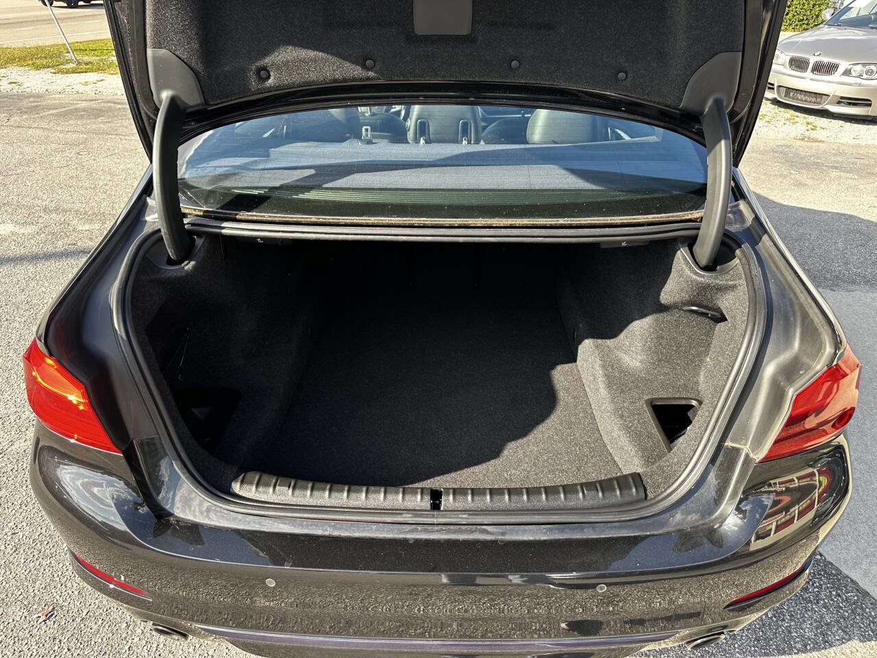 Used 2019 BMW 530i w/ Convenience Package image 16