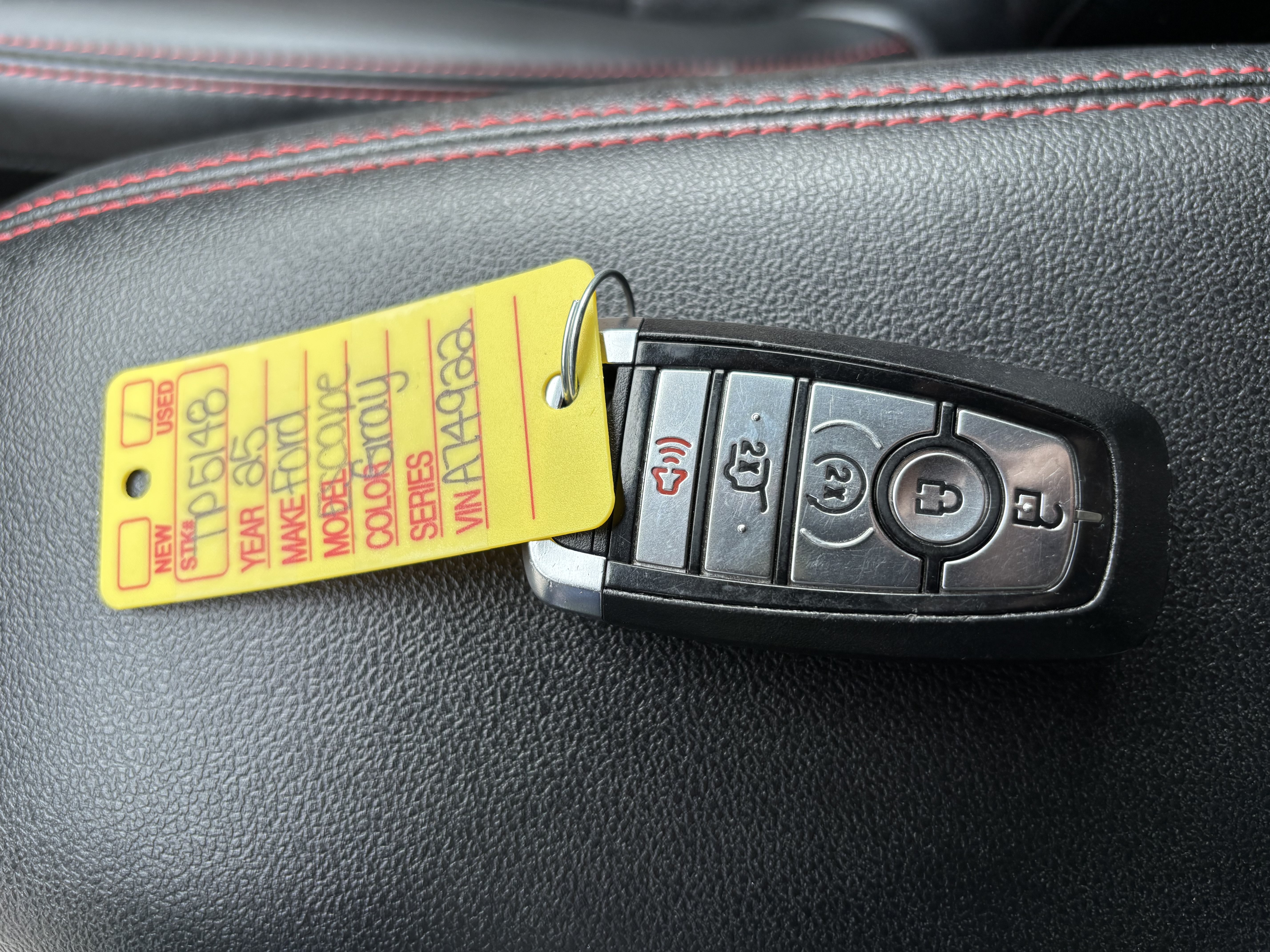Used 2025 Ford Escape ST-Line Select AWD/4WD image 29