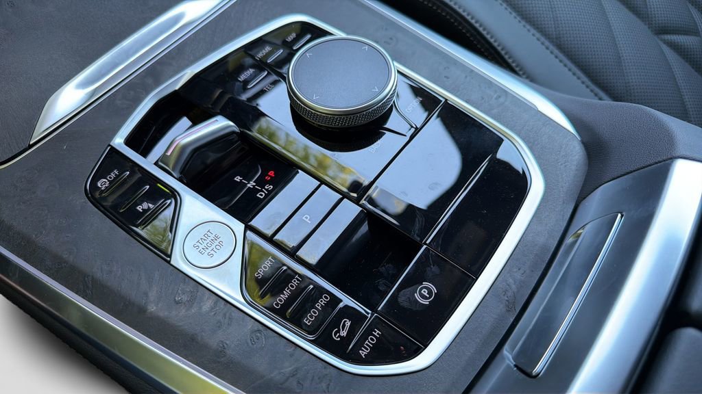 New 2026 BMW X5 xDrive40i w/ Parking Assistance Package image 24