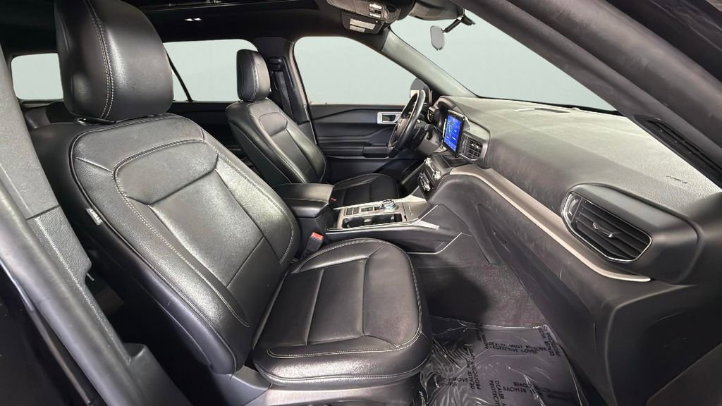 Used 2020 Ford Explorer XLT w/ Equipment Group 202A image 34