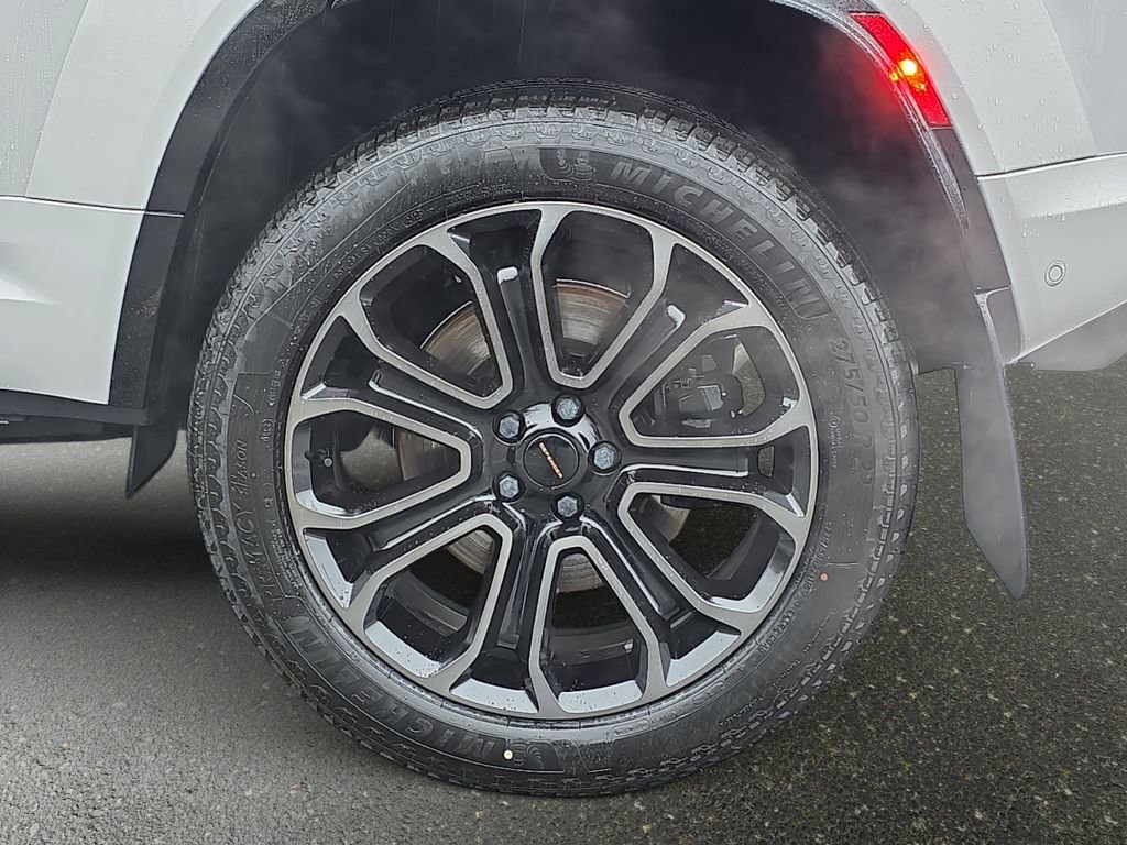 New 2026 Land Rover Defender 110 OCTA image 34