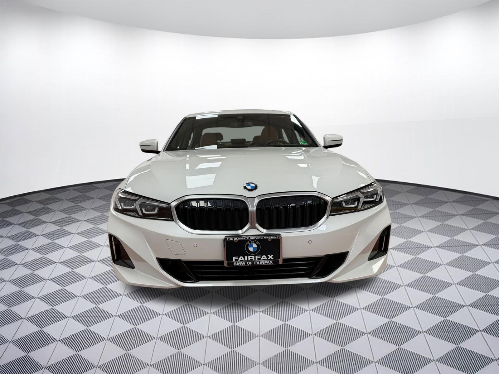 Certified 2023 BMW 330i xDrive Sedan w/ Driving Assistance Package image 6