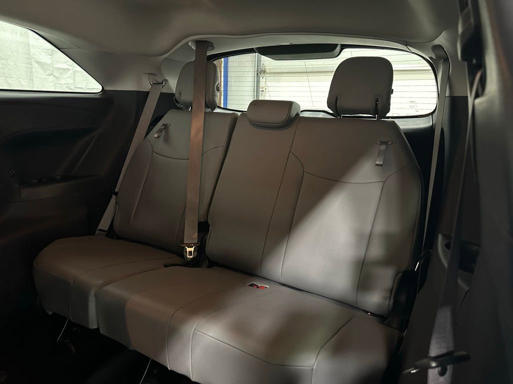 Used 2025 Toyota Sienna XLE image 53