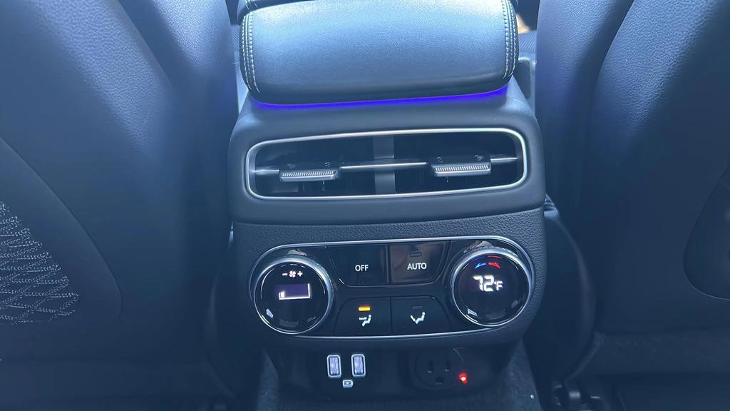 Used 2024 Genesis GV70 2.5T w/ Sport Prestige Package image 8