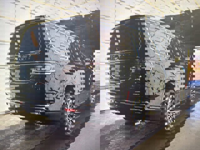 Used 2022 Jeep Grand Wagoneer Series III w/ Rear Seat Video Group 1 image 4