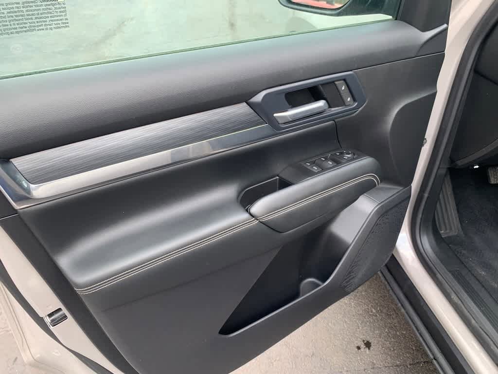 Used 2025 GMC Terrain Elevation image 23