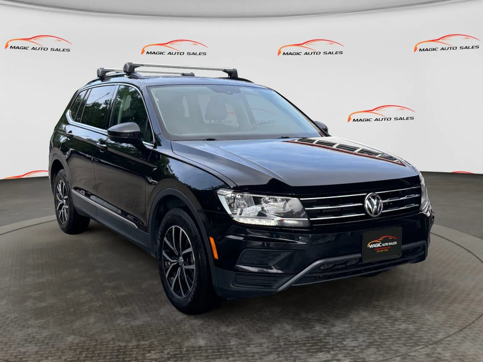 Used 2021 Volkswagen Tiguan SE w/ Panoramic Sunroof Package AWD/4WD image 5