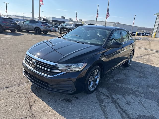 Used 2024 Volkswagen Jetta SE FWD image 5