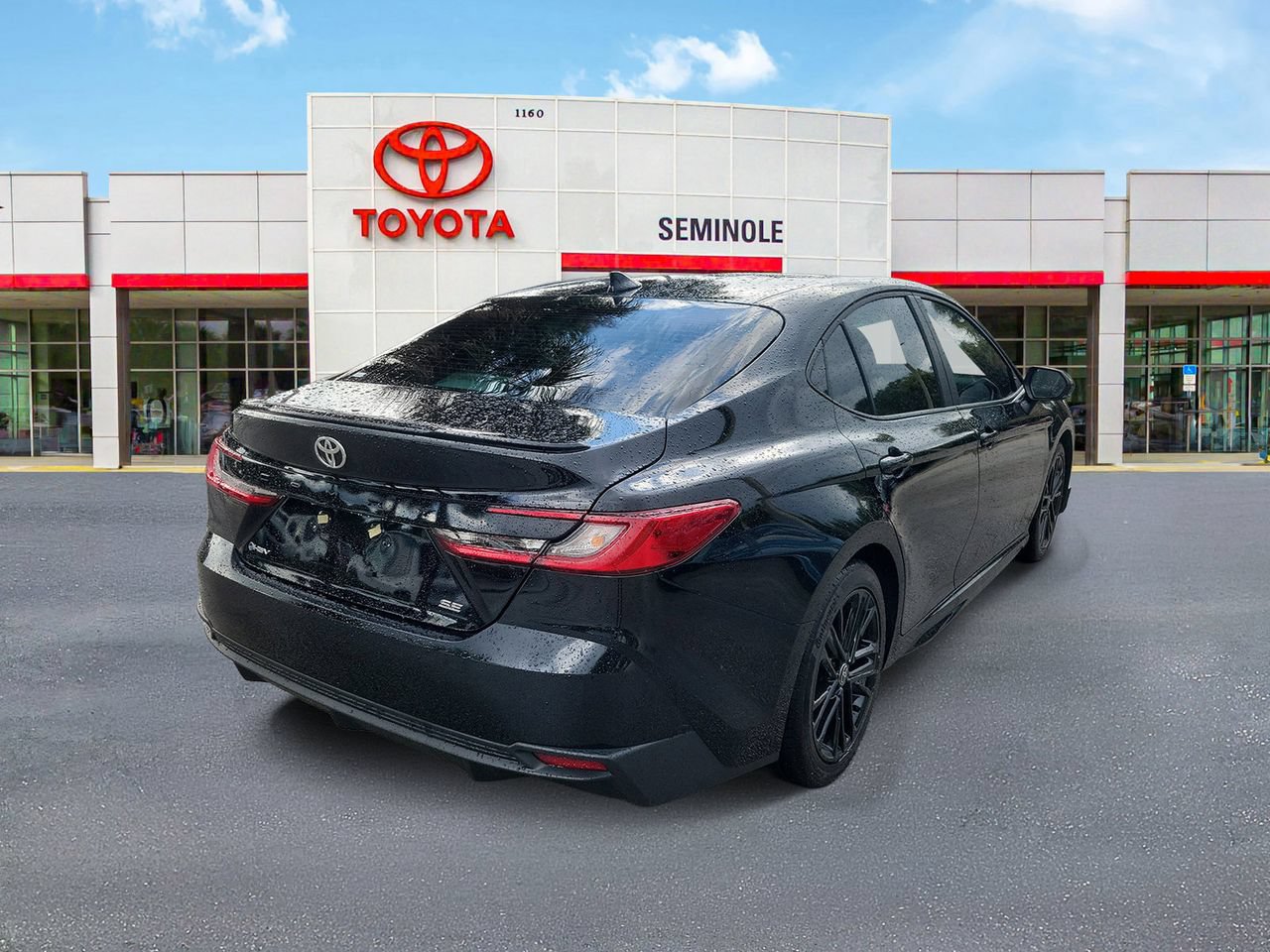 Used 2026 Toyota Camry SE FWD image 3