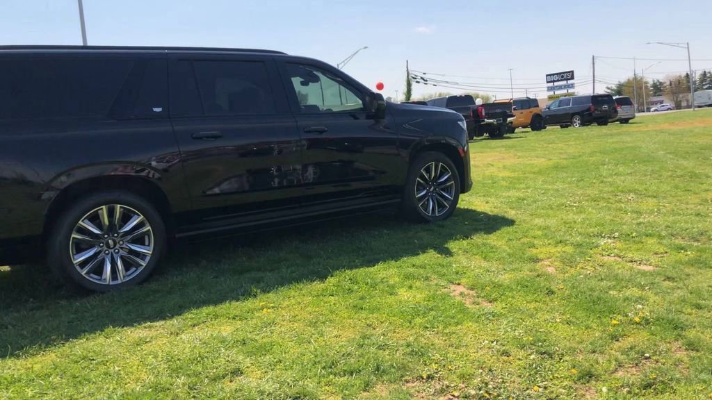 Used 2023 Cadillac Escalade ESV Sport Platinum AWD/4WD image 8