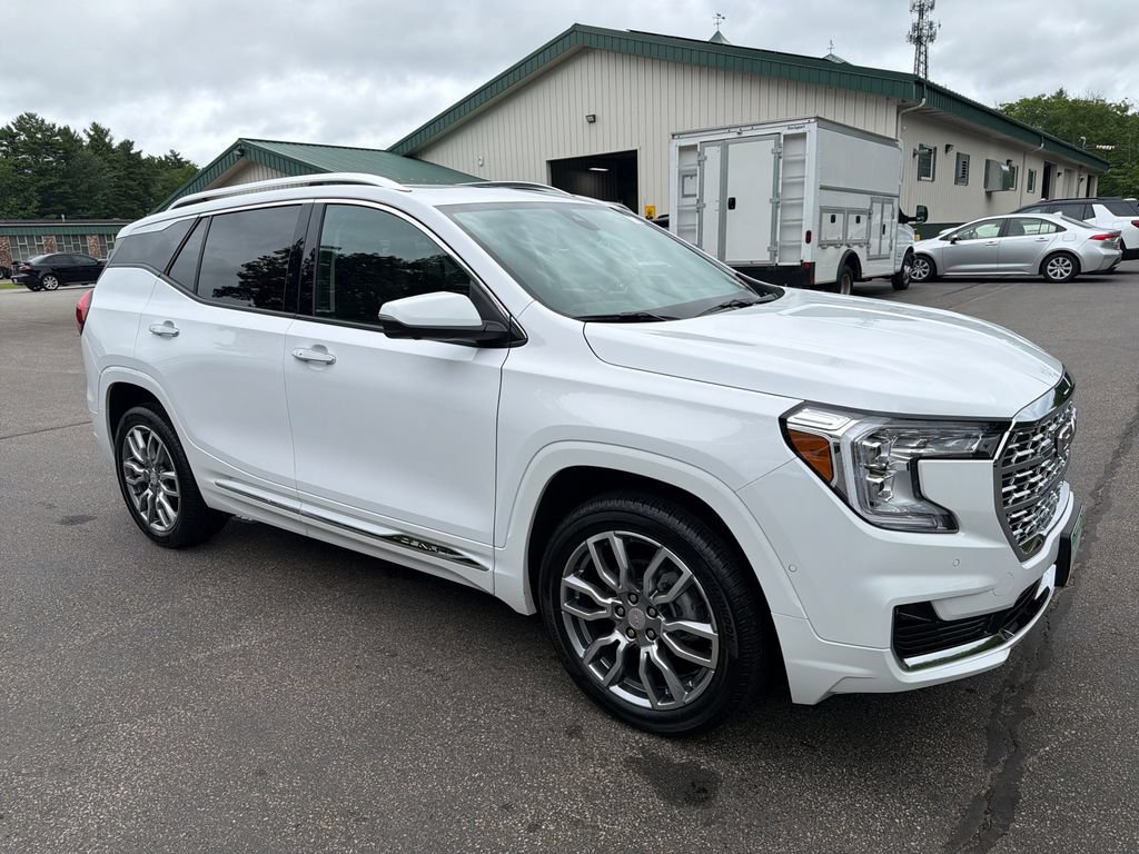 Certified 2024 GMC Terrain Denali w/ Denali Premium Package AWD/4WD image 7