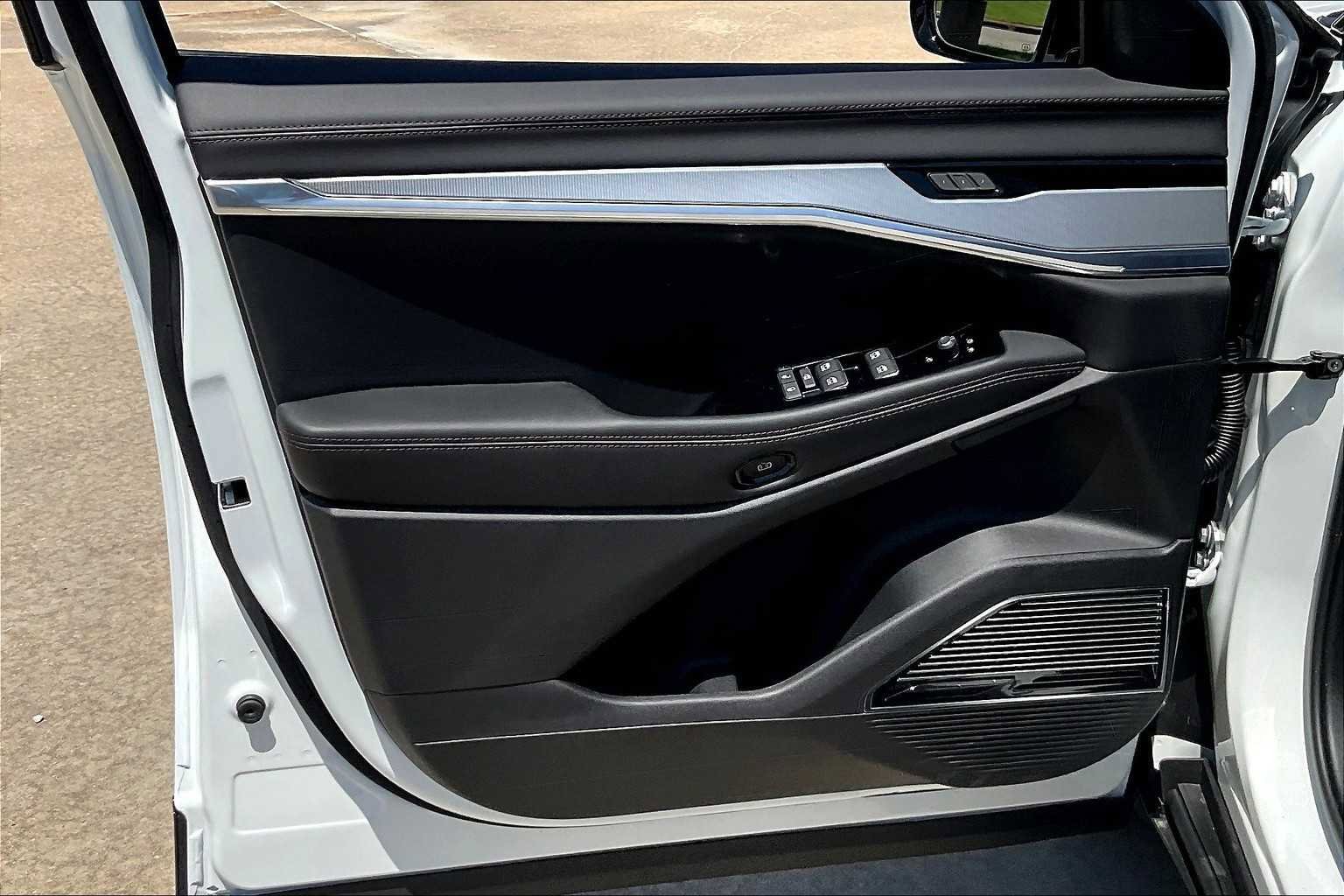 New 2025 Jeep Wagoneer S Launch Edition AWD/4WD image 10
