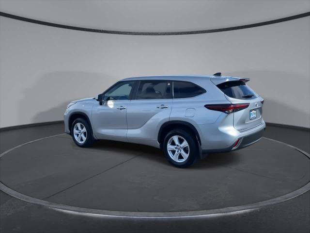 Certified 2024 Toyota Highlander LE AWD/4WD image 7