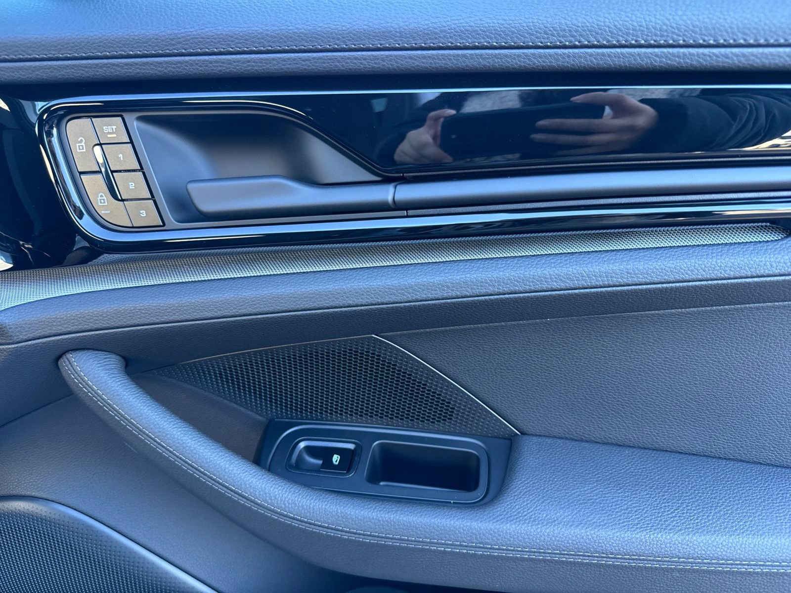 New 2026 Porsche Panamera 4 image 14