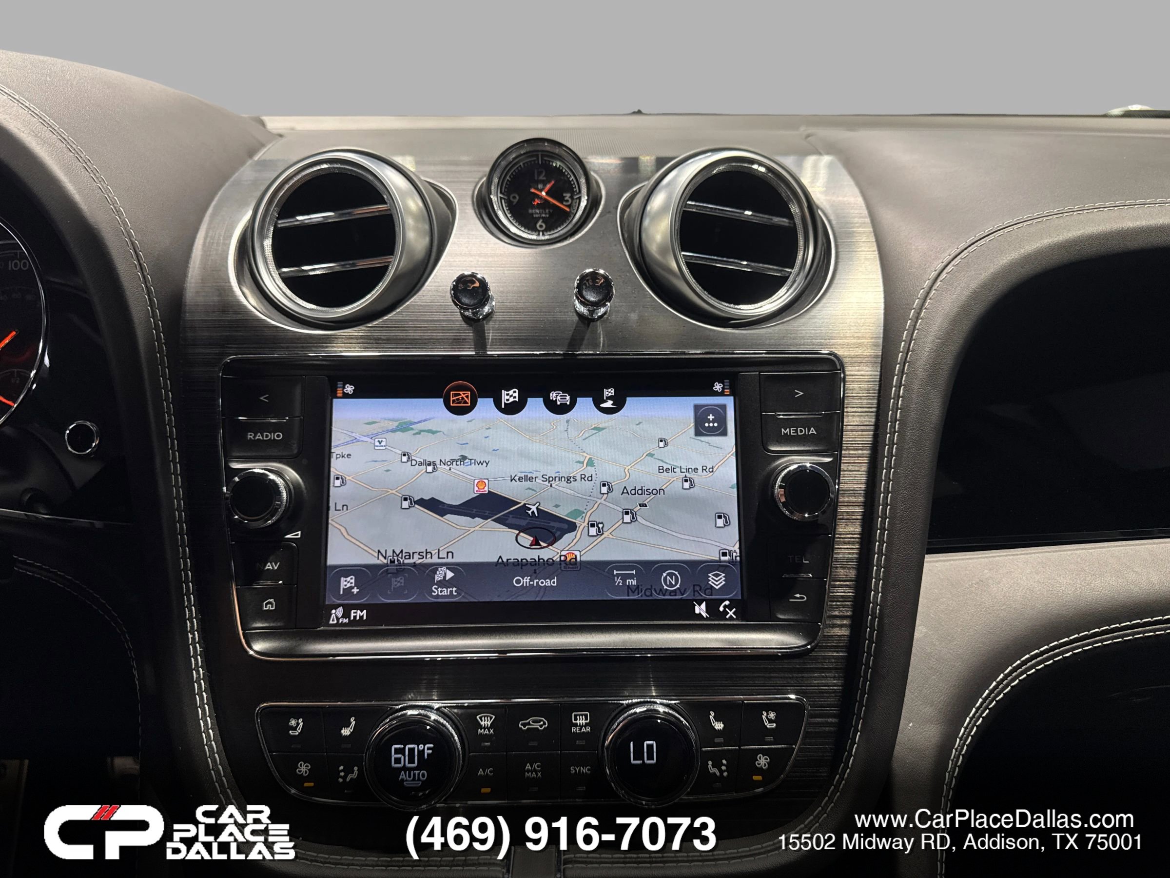 Used 2017 Bentley Bentayga AWD/4WD image 28