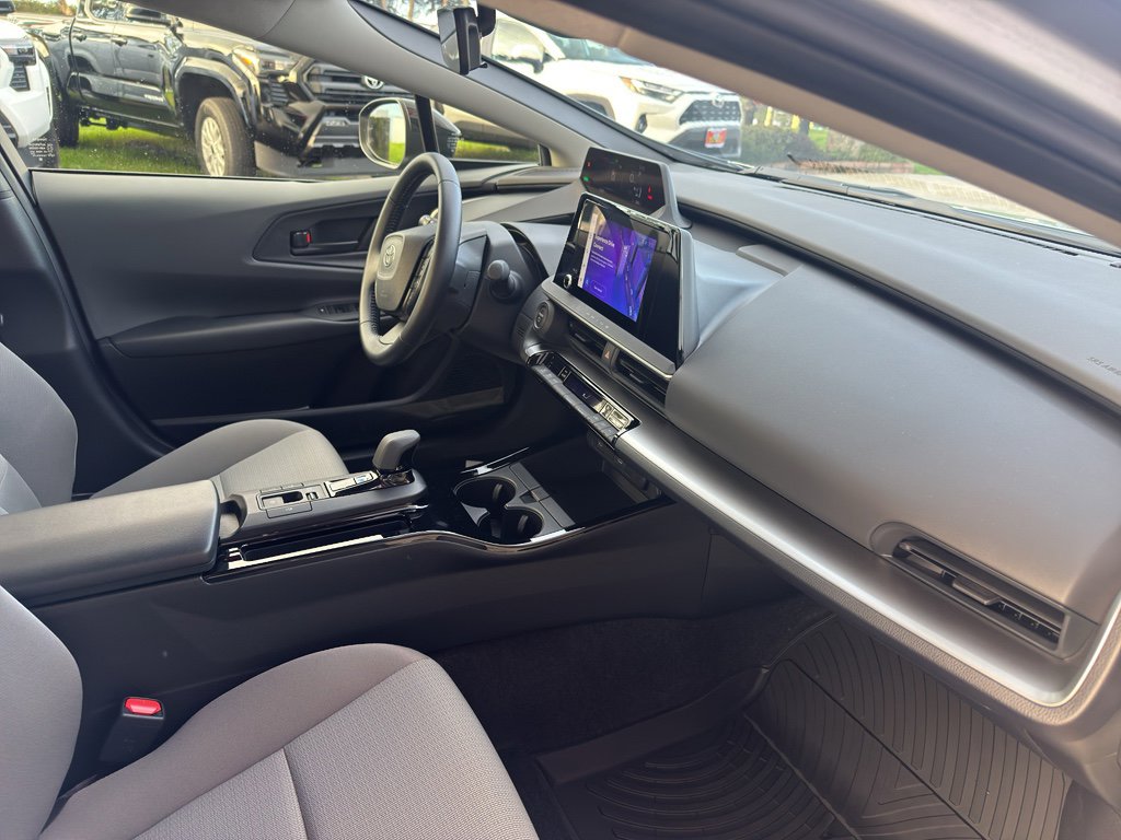 Used 2024 Toyota Prius LE image 17