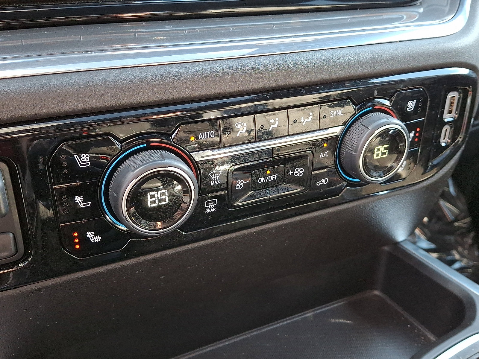 Used 2025 Chevrolet Silverado 1500 High Country w/ Midnight Edition image 18