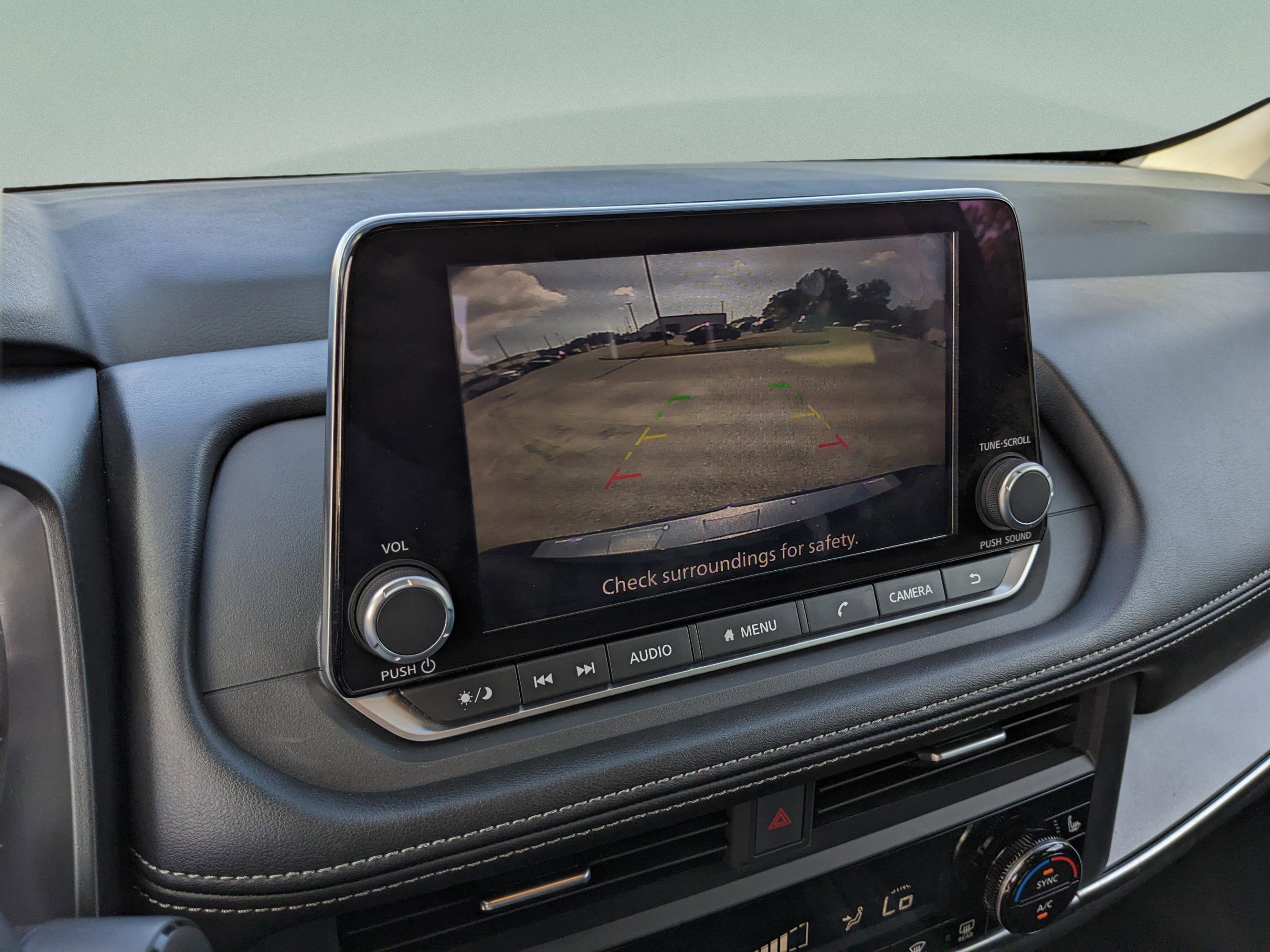 Used 2024 Nissan Rogue SV w/ SV Premium Package image 25