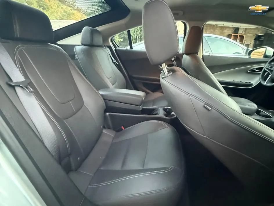 Used 2013 Chevrolet Volt Premium w/ Premium Trim Package FWD image 10